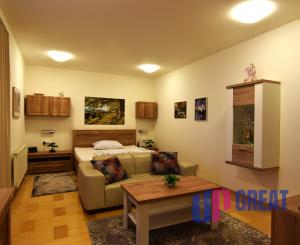 Na prenájom kompletne zariadený 1-izbový byt v Bratislave.