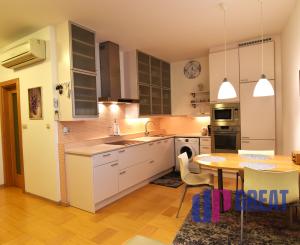 Na prenájom kompletne zariadený 1-izbový byt v Bratislave.