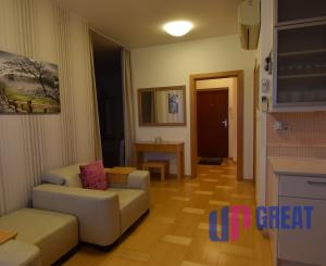 Na prenájom kompletne zariadený 1-izbový byt v Bratislave.