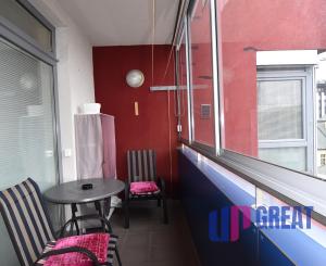 Na prenájom kompletne zariadený 1-izbový byt v Bratislave.