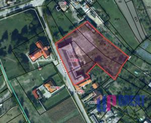 Areál v centre obce Jelka  – 5287 m²