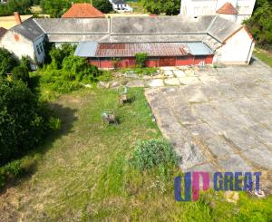 Areál v centre obce Jelka  – 5287 m²