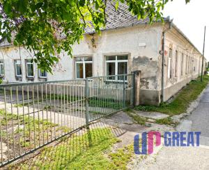 Areál v centre obce Jelka  – 5287 m²