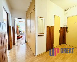 Priestranný 3-izbový byt 84 m² s balkónom – Skalica, Dr. Clementisa.