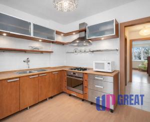 PREDAJ 2-IZBOVÝ BYT S BALKÓNOM V TEHLOVOM DOME – ul. 1. MÁJA