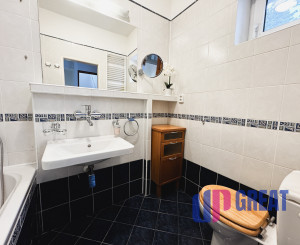 Predaj priestranného 4 izbového rodinného domu s bazénom na Kolibe