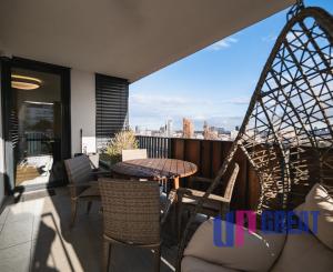 Exkluzívny 4-izbový byt s loggiou a súkromnou záhradou na lukratívnej adrese Pod Vtáčnikom