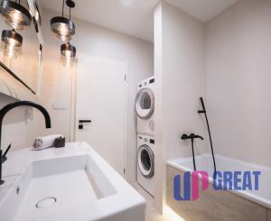 Exkluzívny 4-izbový byt s loggiou a súkromnou záhradou na lukratívnej adrese Pod Vtáčnikom