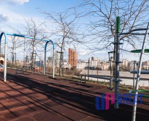 Exkluzívny 4-izbový byt s loggiou a súkromnou záhradou na lukratívnej adrese Pod Vtáčnikom