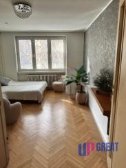 PREDAJ: Slnečný 3-izbový byt v srdci Ružinova – tehla a zeleň