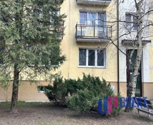 PREDAJ: Slnečný 3-izbový byt v srdci Ružinova – tehla a zeleň