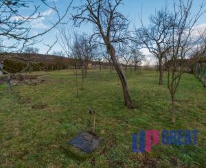 NA PREDAJ Rodinný dom s pozemkom 1188 m² - Moravské Lieskové