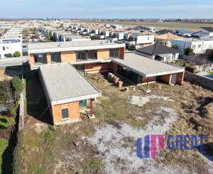 PREDAJ RODINNEJ VILY S WELLNESS A POZEMKOM 2548 m² – ROVINKA