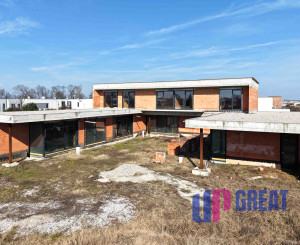 PREDAJ RODINNEJ VILY S WELLNESS A POZEMKOM 2548 m² – ROVINKA