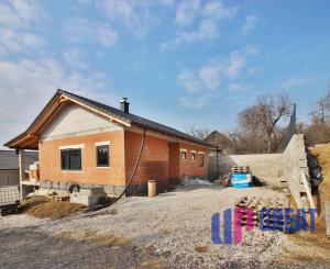 🏡 NA PREDAJ POSLEDNÝ RODINNÝ DOM v súkromnej ulici, Stará Turá