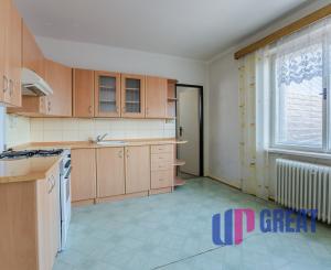 PREDAJ - Rodinný dom - Čachtice