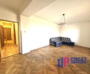 Na predaj priestranný 3-izbový byt s balkónom – Holíč, ul. M. Nešpora.