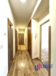 Na predaj priestranný 3-izbový byt s balkónom – Holíč, ul. M. Nešpora.