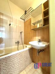 Na predaj priestranný 3-izbový byt s balkónom – Holíč, ul. M. Nešpora.