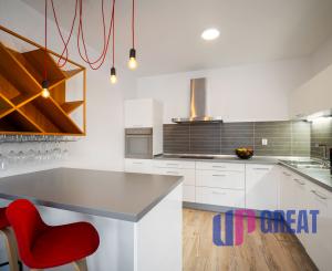 PREDAJ 2 izb. bytu Podunajská, Bratislava, balkón, parking