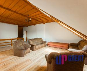 Na predaj rodinný dom s garážou v obci Pribeta