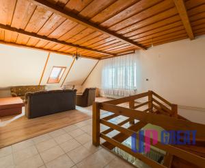 Na predaj rodinný dom s garážou v obci Pribeta