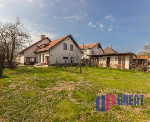 Na predaj rodinný dom s garážou v obci Pribeta