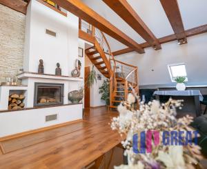 Predaj:  4 izbový mezonetový byt v Pezinku blízko viníc.