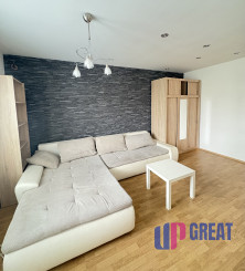 Prenájom 2 izbového bytu na Ostredkoch