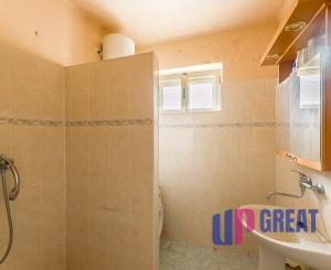 Na predaj rodinný dom v obci Nýrovce s veľkou záhradou