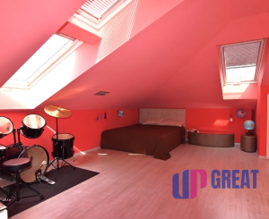 5-izbový rodinný dom s bazénom na kráľovskom pozemku (2166 m²) – Sološnica