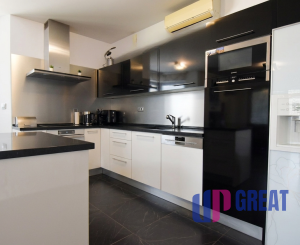 5-izbový rodinný dom s bazénom na kráľovskom pozemku (2166 m²) – Sološnica