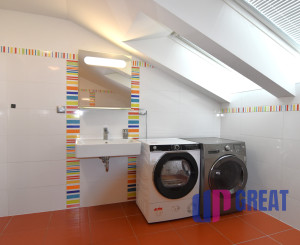 5-izbový rodinný dom s bazénom na kráľovskom pozemku (2166 m²) – Sološnica