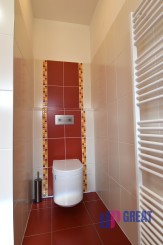 5-izbový rodinný dom s bazénom na kráľovskom pozemku (2166 m²) – Sološnica