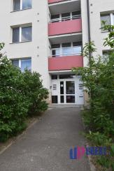 PREDAJ: 1-izbový byt s klimatizáciou v centre Malaciek