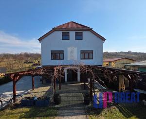 EXKLUZÍVNE NA PREDAJ — Vinohradnícky dom u sv. Urbana, Skalica.