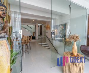 Na predaj luxusná 4-izbová vila s panoramatickým výhľadom na more v prestížnej lokalite Bophut Hills, Koh Samui