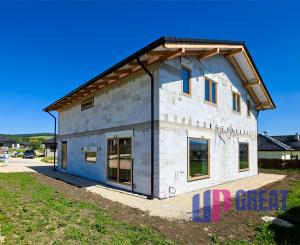 PREDAJ:MODERNÝ DVOJDOM V OBCI NEMEŠANY – 2 DOMY PRE 2 RODINY