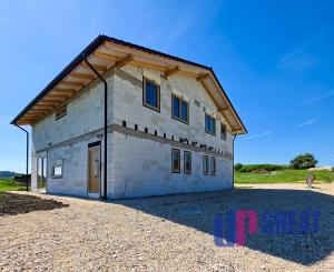 PREDAJ:MODERNÝ DVOJDOM V OBCI NEMEŠANY – 2 DOMY PRE 2 RODINY