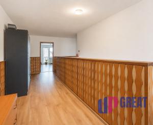 PREDAJ - 5 izbový rodinný dom s garážou | Beckov