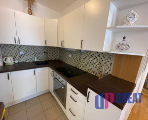 Na prenájom 3-izbový byt s balkónmi a 2 parkovacími miestami v Záhorskej Bystrici