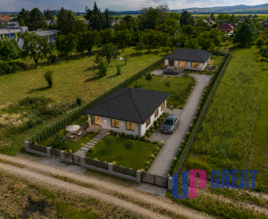 PREDAJ - pozemok na výstavbu rodinného domu (1020m2)
