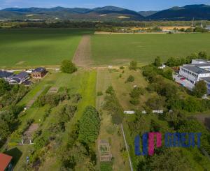 PREDAJ - pozemok na výstavbu rodinného domu (1020m2)