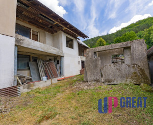 VEĽKÝ DOM, 2 422 m² POZEMKU A LES ZA ZÁHRADOU | HRACHOVIŠTE