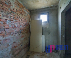 VEĽKÝ DOM, 2 422 m² POZEMKU A LES ZA ZÁHRADOU | HRACHOVIŠTE