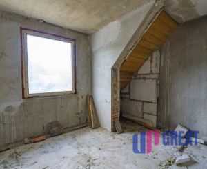 VEĽKÝ DOM, 2 422 m² POZEMKU A LES ZA ZÁHRADOU | HRACHOVIŠTE