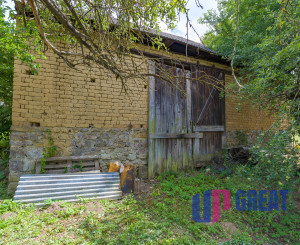 VEĽKÝ DOM, 2 422 m² POZEMKU A LES ZA ZÁHRADOU | HRACHOVIŠTE