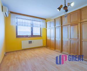 PREDAJ - veľký 3 izbový byt *s klimatizáciou, Piešťanská ul.