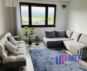 NA PRENÁJOM KOMPLETNE ZARIADENÝ 3-IZBOVÝ BYT 74 m² SO ZASKLENOU LODŽIOU – SMIŽANY