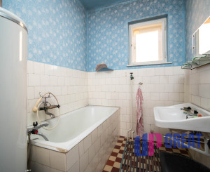NA PREDAJ charizmatický 5-izbový rodinný dom, Považany